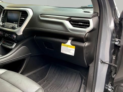 Used 2021 GMC Acadia SLT w/ LPO, Floor Liner Package FWD image 19
