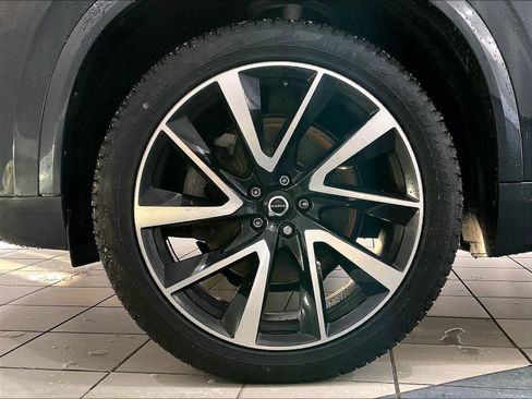 Used 2021 Volvo XC90 T6 Momentum w/ Advanced Package image 7