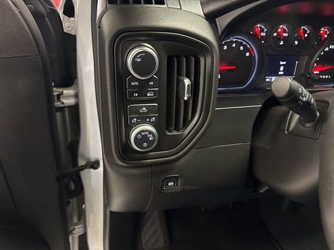 Used 2020 GMC Sierra 1500 4x4 Crew Cab w/ Sierra Value Package image 31