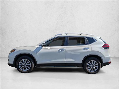 Used 2020 Nissan Rogue SV FWD image 9