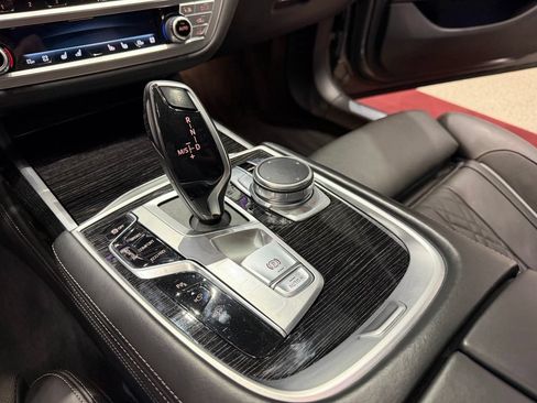 Used 2020 BMW 750i xDrive w/ Luxury Rear Seating Package AWD/4WD image 64