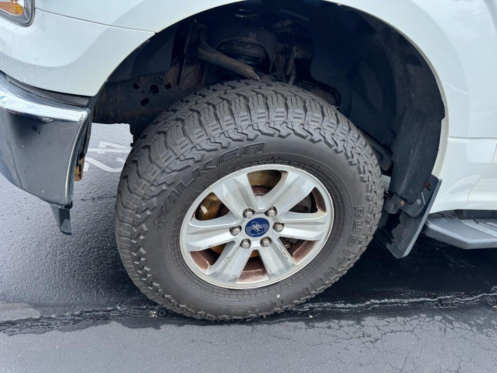 Used 2017 Ford F150 XLT w/ Trailer Tow Package AWD/4WD image 4
