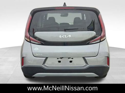 Used 2023 Kia Soul LX image 5