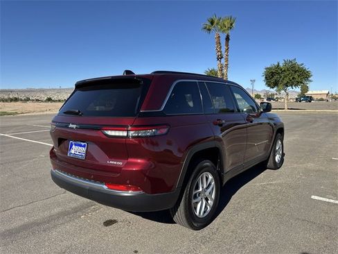 Used 2025 Jeep Grand Cherokee Laredo X image 5