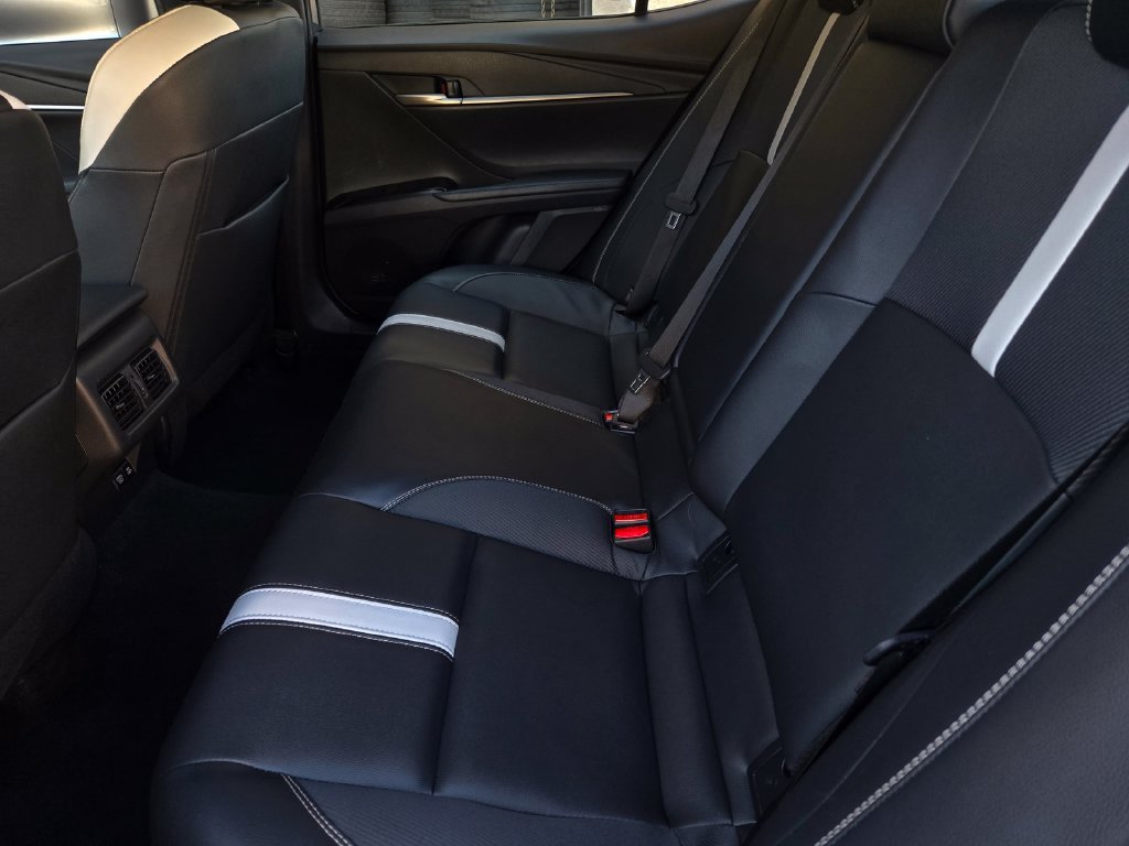 Used 2025 Toyota Camry SE FWD image 13