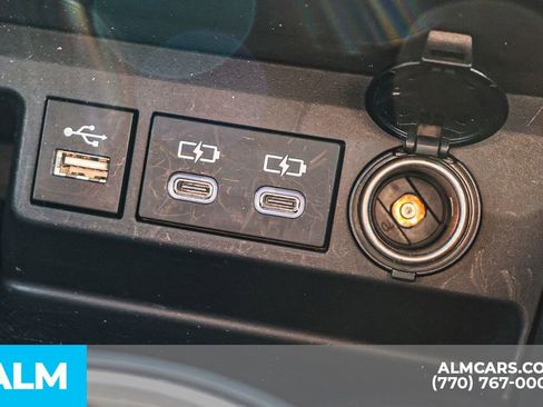 Used 2025 Toyota Highlander LE FWD image 43