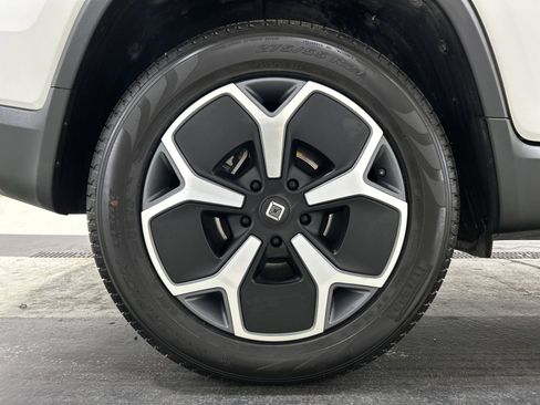 Used 2023 Rivian R1T Adventure AWD/4WD image 12