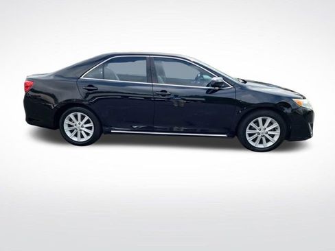 Used 2014 Toyota Camry XLE FWD image 6