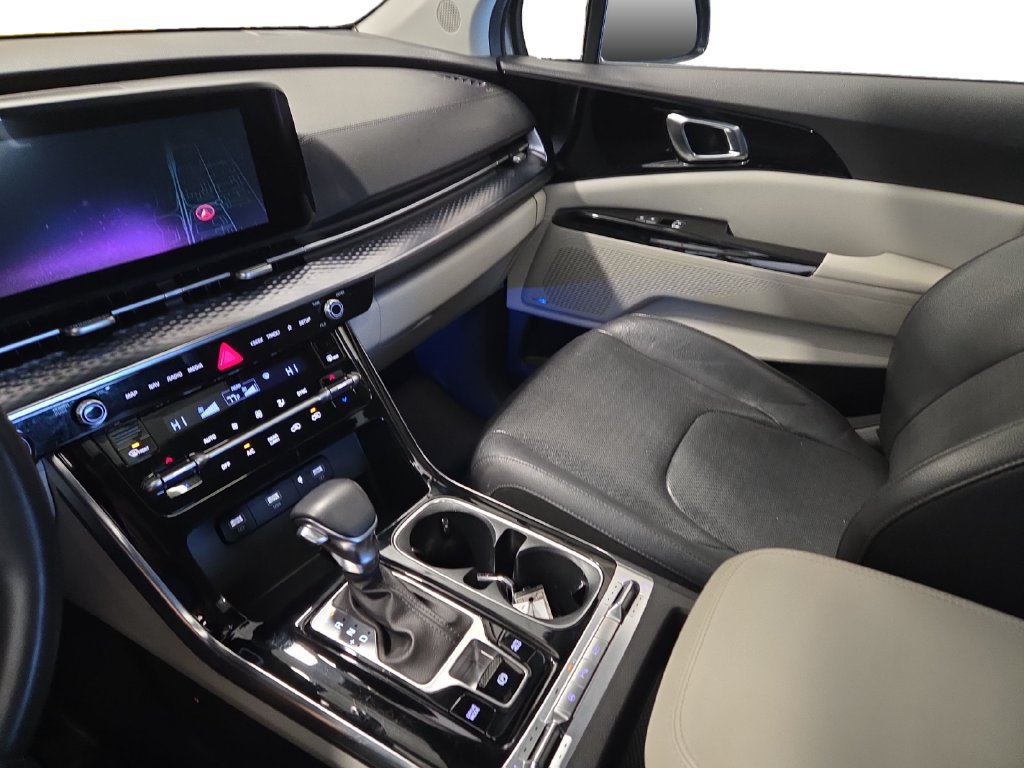 Used 2023 Kia Carnival SX Prestige FWD image 16