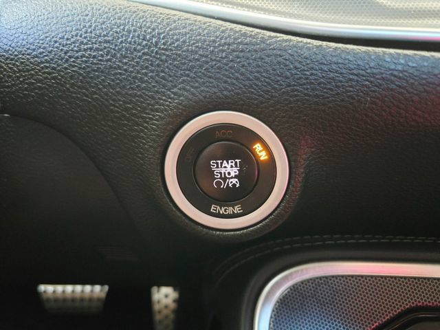Used 2015 Dodge Challenger R/T Plus RWD image 25