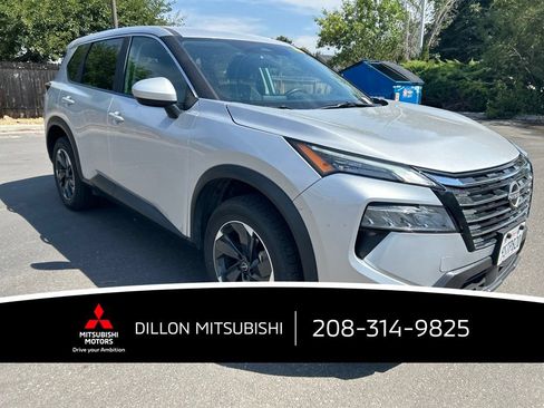 Used 2025 Nissan Rogue SV AWD/4WD image 23