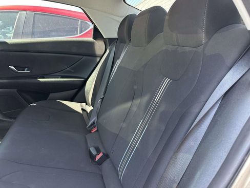 Used 2022 Hyundai Elantra SEL FWD image 11