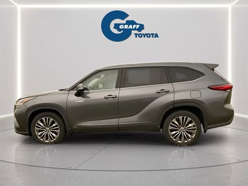 Used 2020 Toyota Highlander Platinum image 8