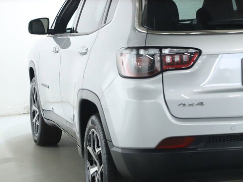 Used 2025 Jeep Compass Limited AWD/4WD image 41