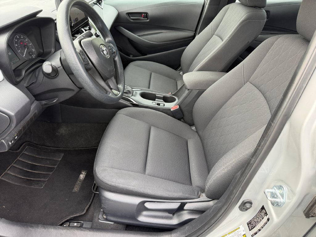 Used 2025 Toyota Corolla LE FWD image 21