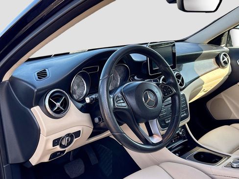 Used 2017 Mercedes-Benz GLA 250 w/ Premium Package image 9