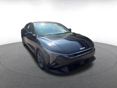 Used 2025 Kia K4 LXS image 3