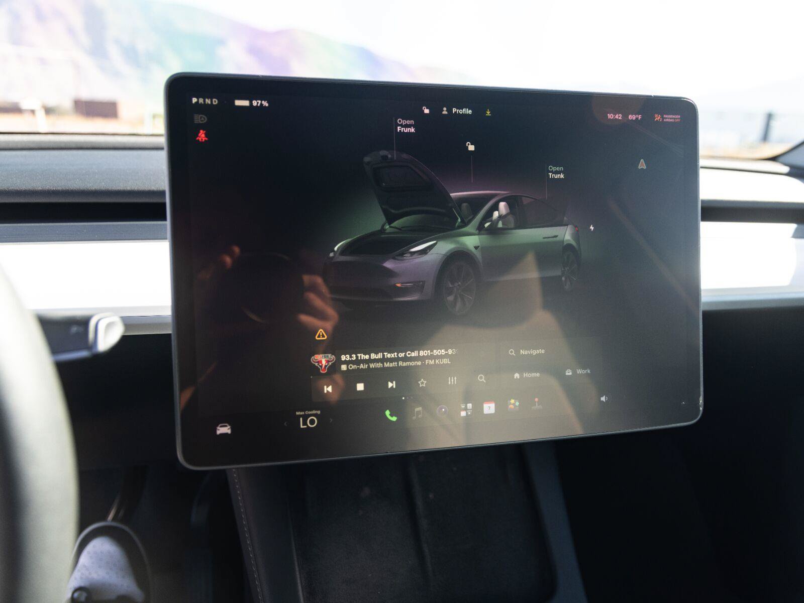 Used 2025 Tesla Model Y Long Range AWD/4WD image 25