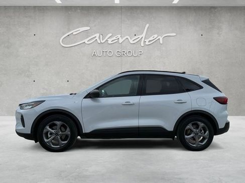 Used 2025 Ford Escape ST-Line image 13