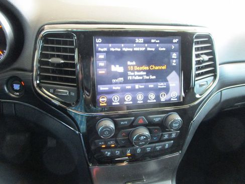 Used 2019 Jeep Grand Cherokee Limited X RWD image 31