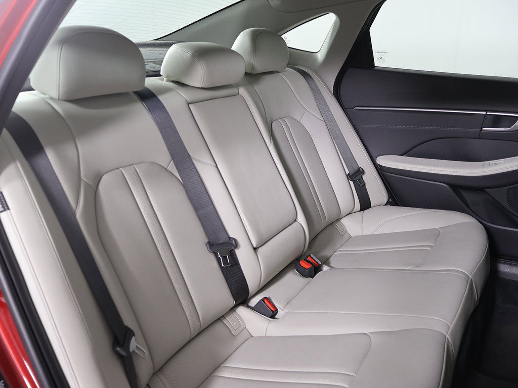 Certified 2023 Hyundai Sonata Limited FWD image 35