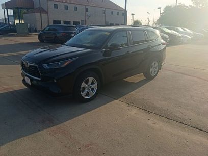 Used 2024 Toyota Highlander LE