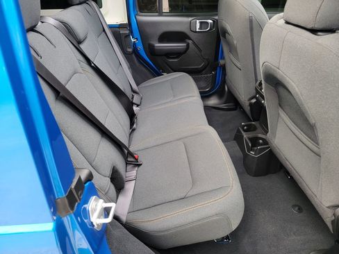 Used 2024 Jeep Wrangler Sport S image 15