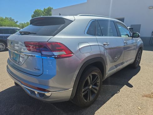 Used 2022 Volkswagen Atlas Cross Sport SEL R-Line AWD/4WD image 12