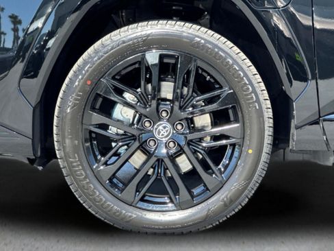 New 2026 Toyota RAV4 XSE AWD/4WD image 32