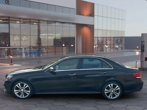 Used 2016 Mercedes-Benz E 350 4MATIC Sedan w/ Premium Package image 3