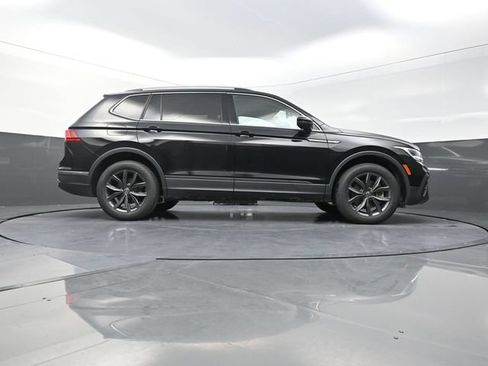 Used 2023 Volkswagen Tiguan SE FWD image 39