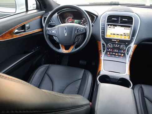 Used 2016 Lincoln MKX Select w/ Select Plus Package FWD image 8