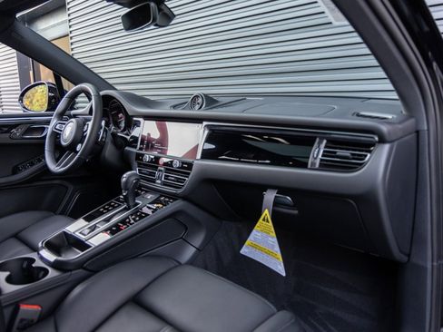 New 2026 Porsche Macan image 36