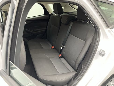 Used 2018 Ford Focus SE FWD image 9