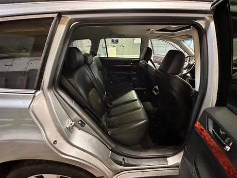 Used 2011 Subaru Outback 2.5i Limited w/ PWR Moonroof Pkg AWD/4WD image 27