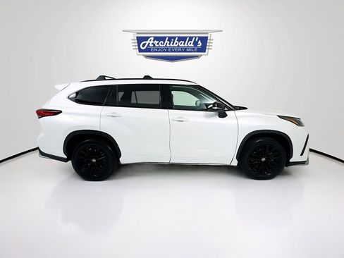 Used 2023 Toyota Highlander XSE AWD/4WD image 8