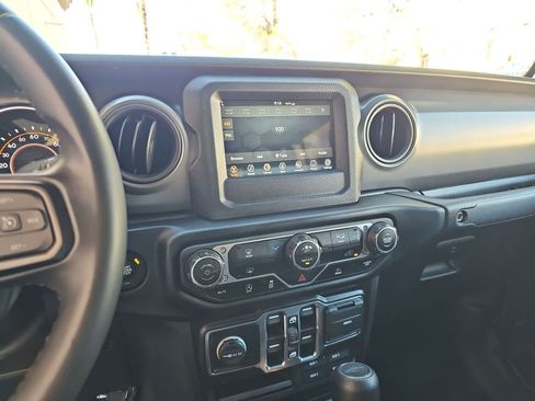 Used 2022 Jeep Gladiator Sport AWD/4WD image 20
