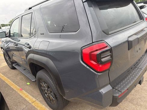 Used 2025 Toyota 4Runner SR5 AWD/4WD image 3