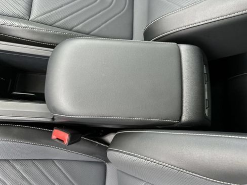Used 2025 Volkswagen Tiguan SE R-Line AWD/4WD image 24