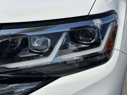 Used 2022 Volkswagen Atlas SEL AWD/4WD image 9