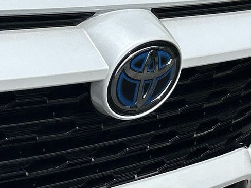 Used 2023 Toyota RAV4 XSE w/ XSE Grade Weather Package AWD/4WD image 10