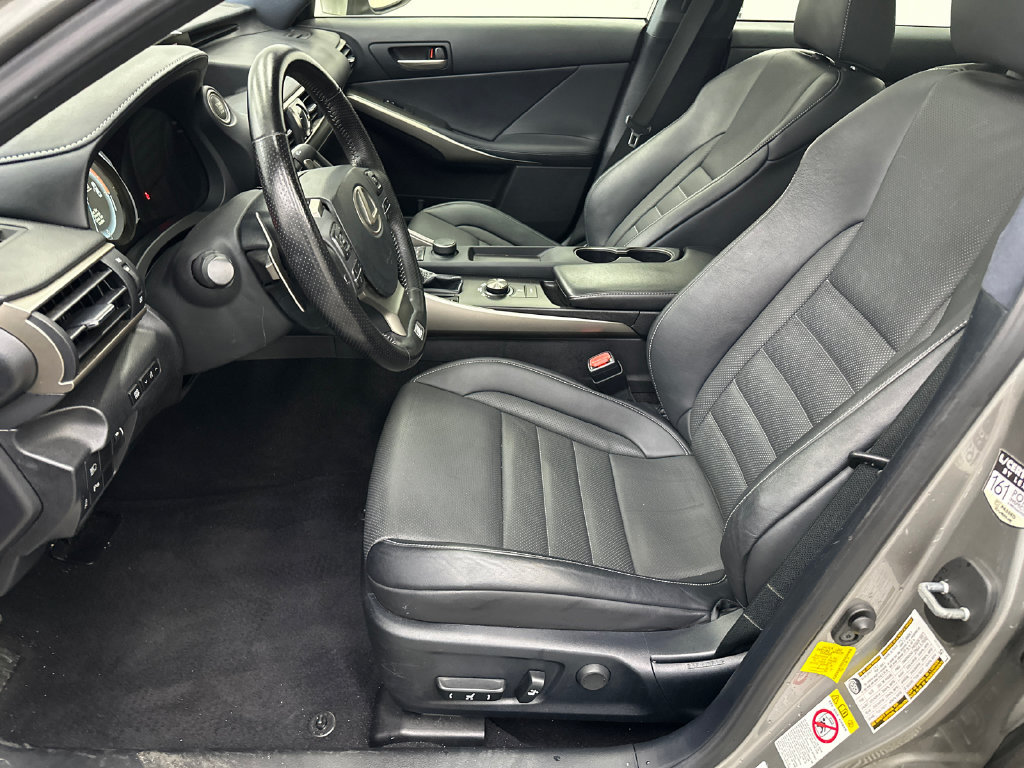 Used 2018 Lexus IS 300 F Sport w/ F Sport Package RWD image 9