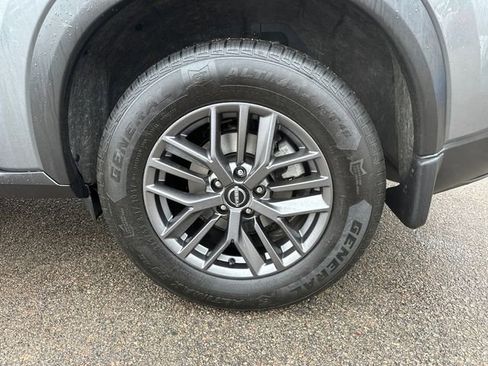 Used 2023 Nissan Rogue S image 14