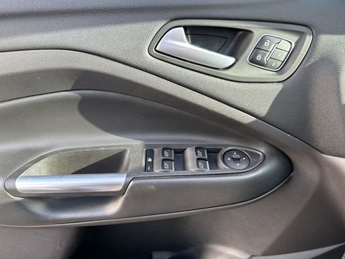 Used 2018 Ford Escape Titanium image 14