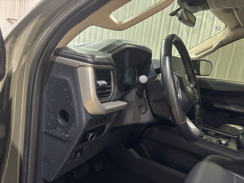 Used 2024 Ford Expedition XLT image 16