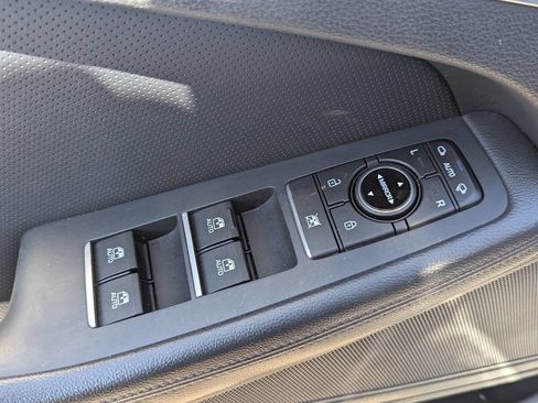 Used 2018 Genesis G80 3.8 AWD/4WD image 22