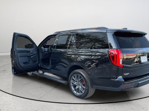 Used 2025 Ford Expedition Platinum w/ Stealth Performance Package AWD/4WD image 39