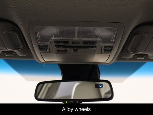 Used 2015 Toyota Camry XLE image 24