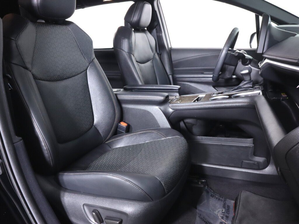 Used 2025 Toyota Sienna Platinum AWD/4WD image 48