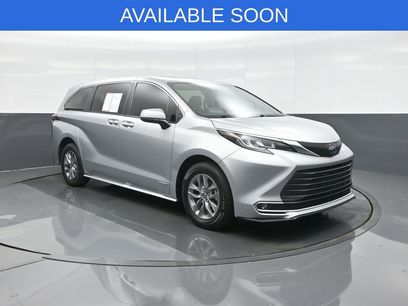 Used 2021 Toyota Sienna XLE